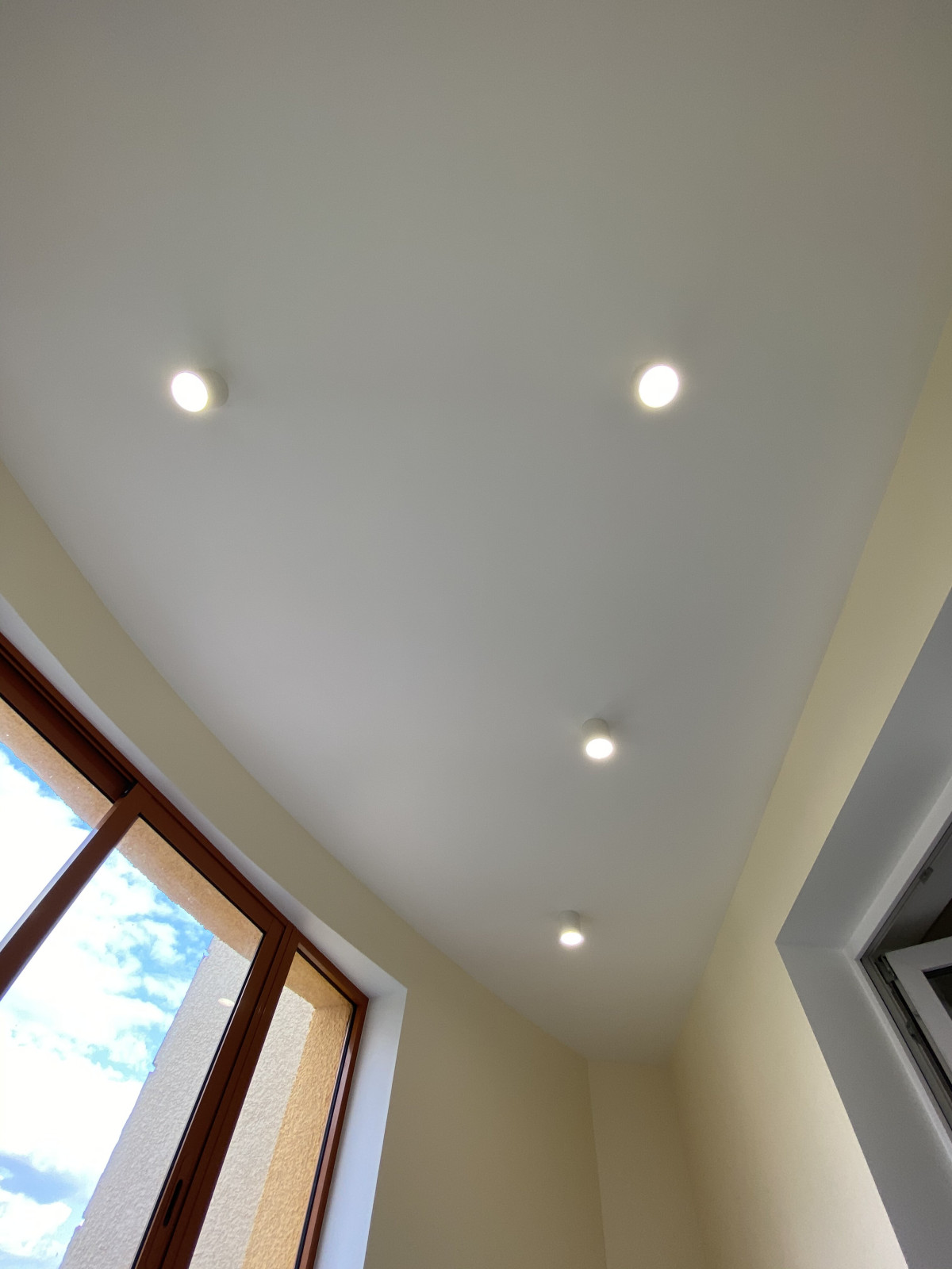 Дизайнерский ремонт салона красоты