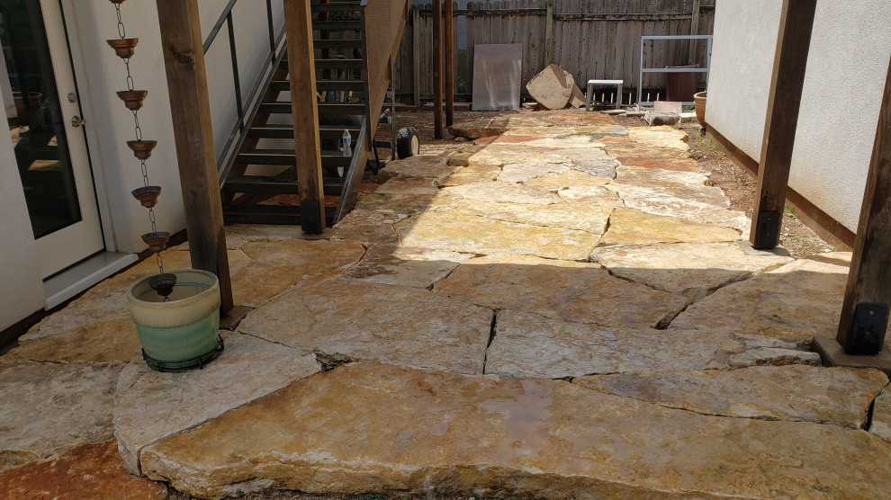 Home design - rustic home design idea in Austin