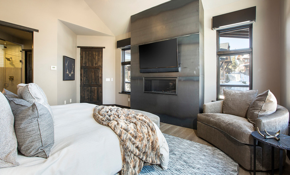 Mountain style home design photo in Denver