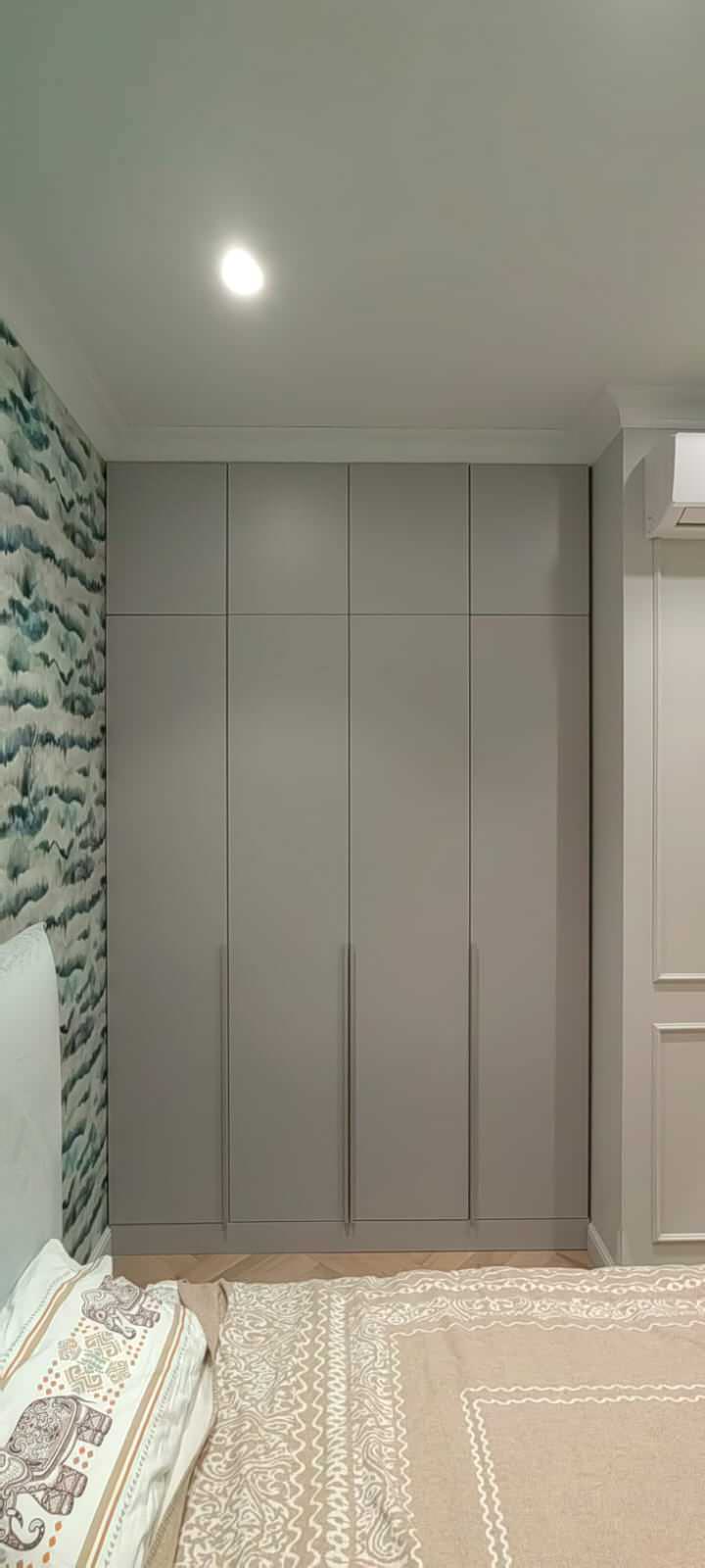 Шкаф с фасадами в эмали