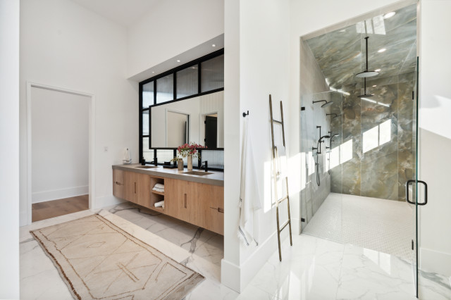 Transitional Gem klassisch-modern-badezimmer