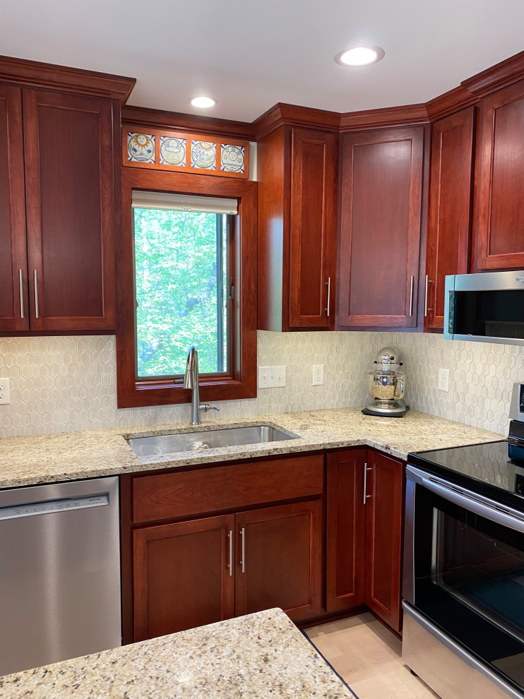 Transitional kitchen photo in Minneapolis
