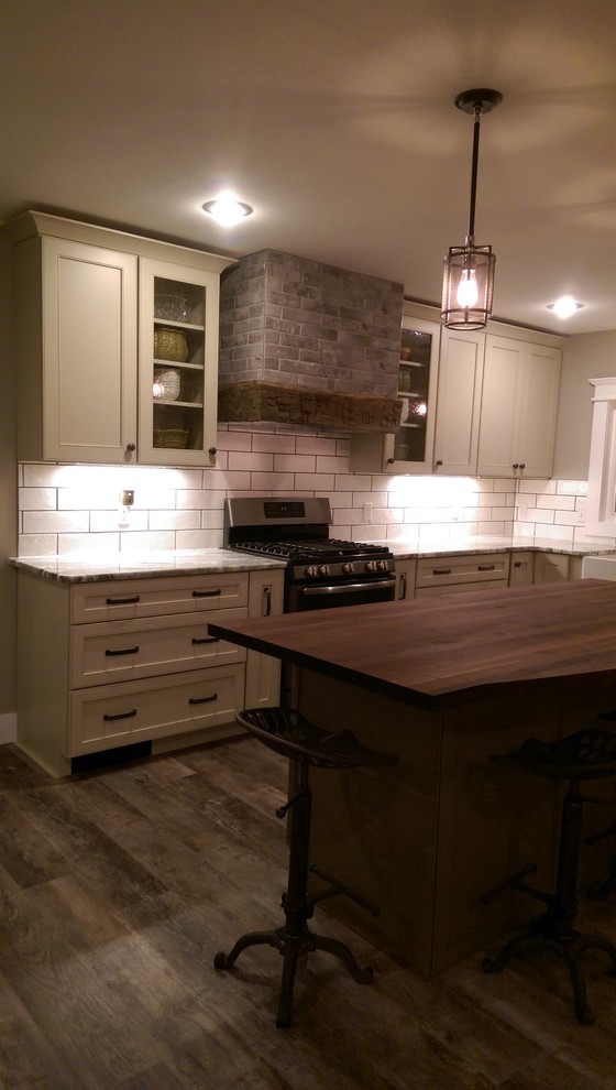 Mountain style kitchen photo in Detroit
