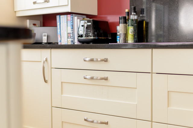 Shaker modern-kitchen