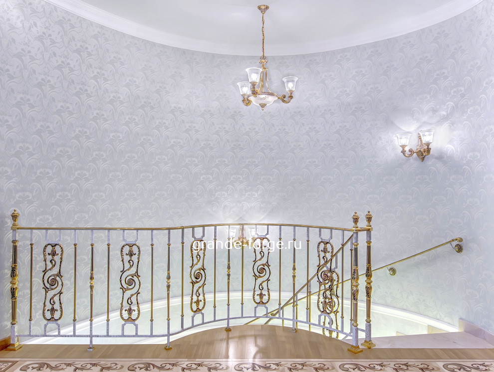 Лестница, латунное ограждение, фабрика Grande forge (Франция), коллекция Royal