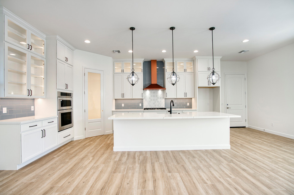 Transitional kitchen photo in Phoenix