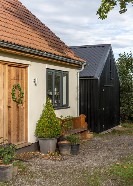 Oak barn tree - case study country-house-exterior