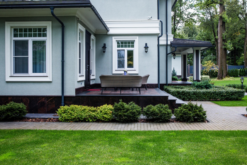 Строгая лазурь