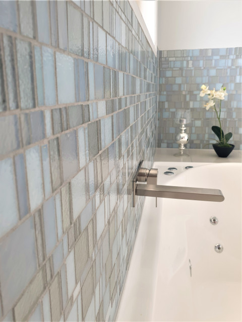 Middle Park transitional-bathroom