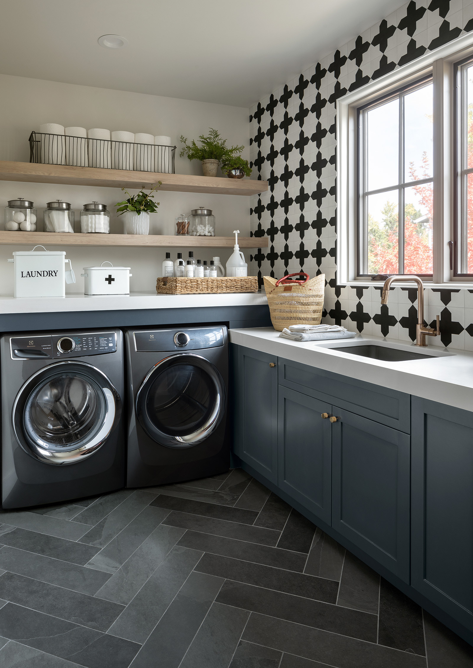 75 Beautiful Utility Room with Grey Walls Ideas and Designs