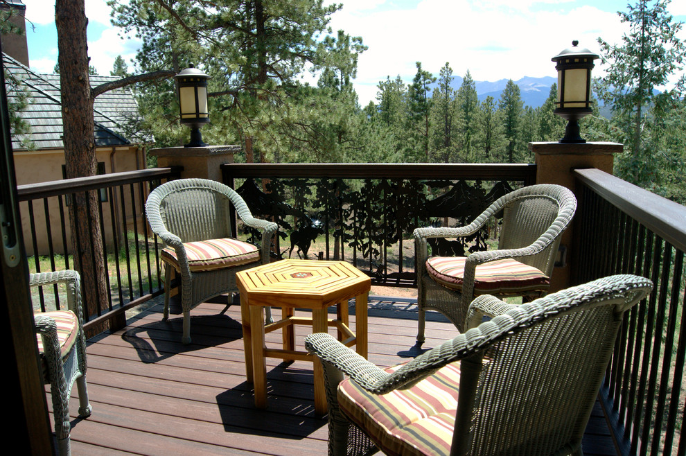 Example of a mountain style deck design in Denver