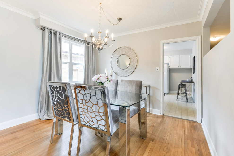 Inspiration for a transitional dining room remodel in Toronto