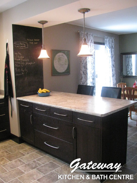Kitchen - transitional kitchen idea