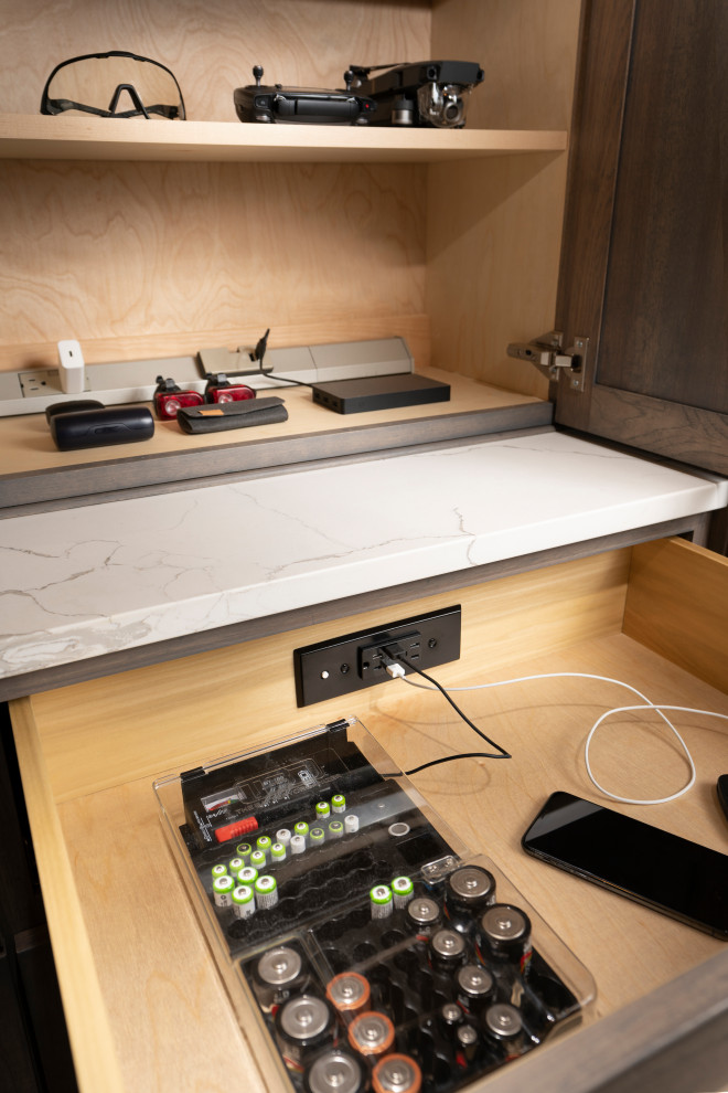 Home design - transitional home design idea