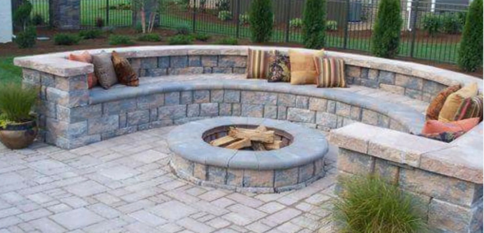 Outdoor Fire Pits and Kitchens