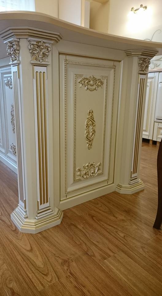 Обеденный стол-остров на кухню