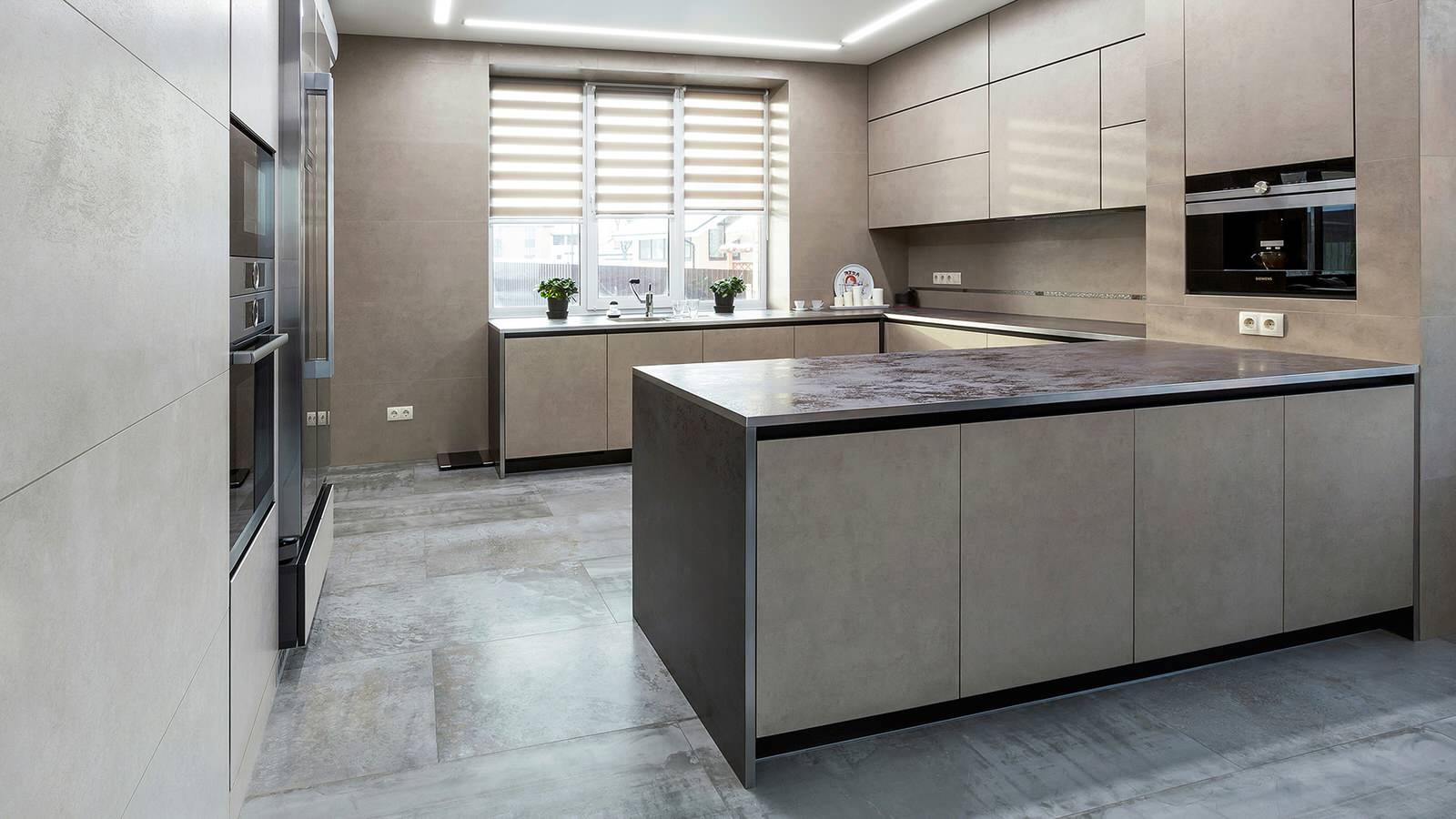 Кухня-гостиная из керамики, текстуры камень, цемент, металл