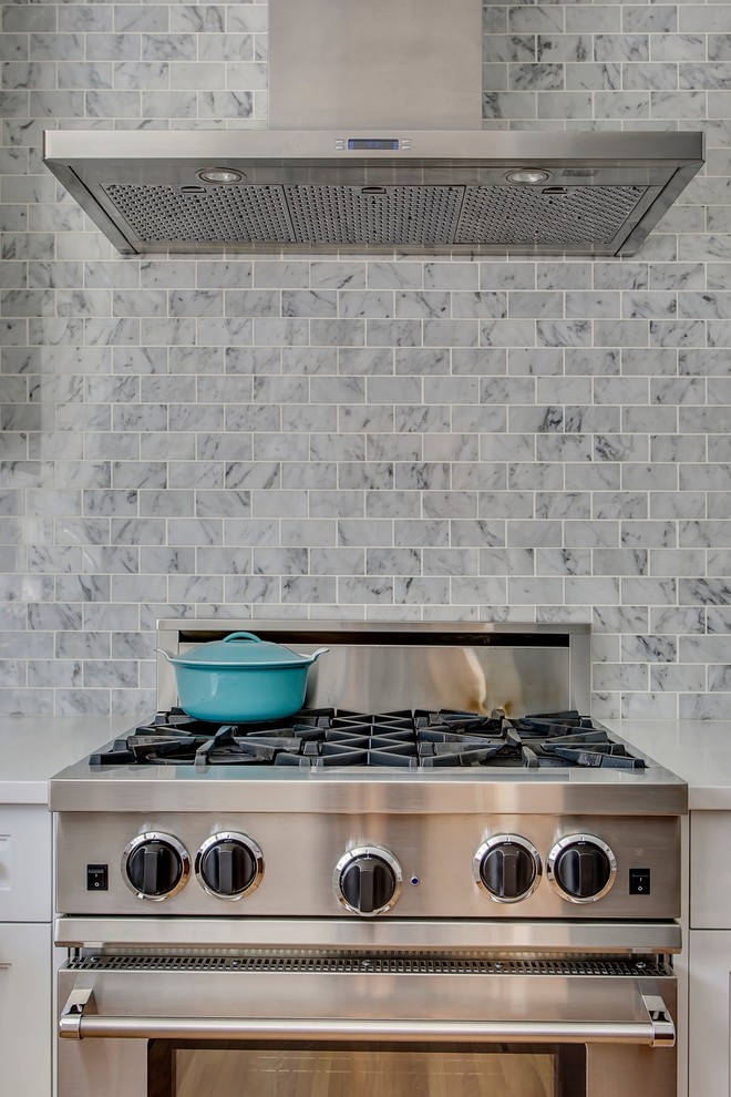 Inspiration for a transitional kitchen remodel in Calgary
