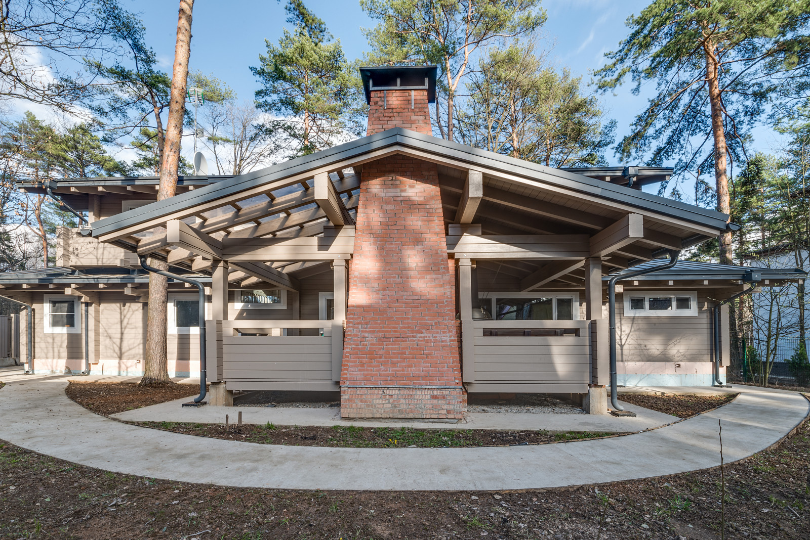 Дом в поселке Железнодорожник