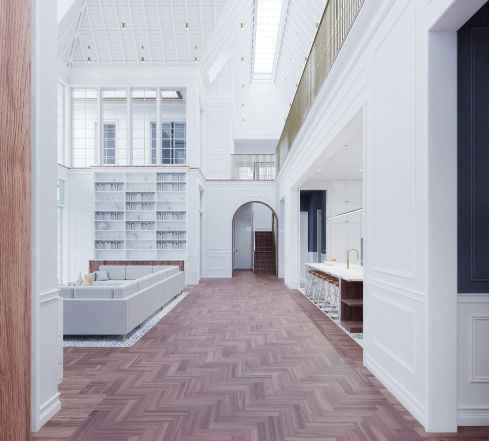 Cette photo montre un très grand hall d'entrée tendance avec un mur blanc, un sol en bois brun, une porte double, une porte en verre, un plafond voûté et du lambris.