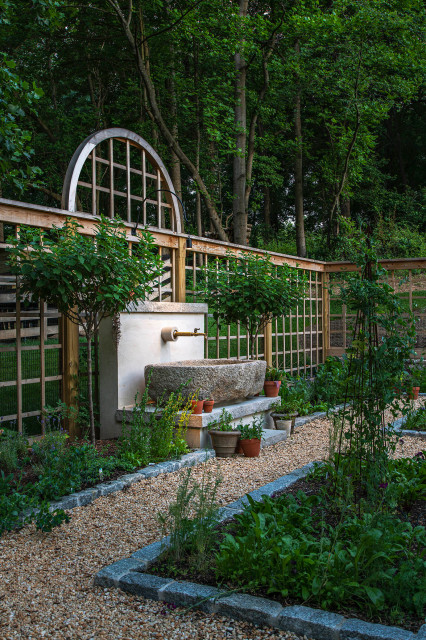 House on Willow Hill traditional-garden