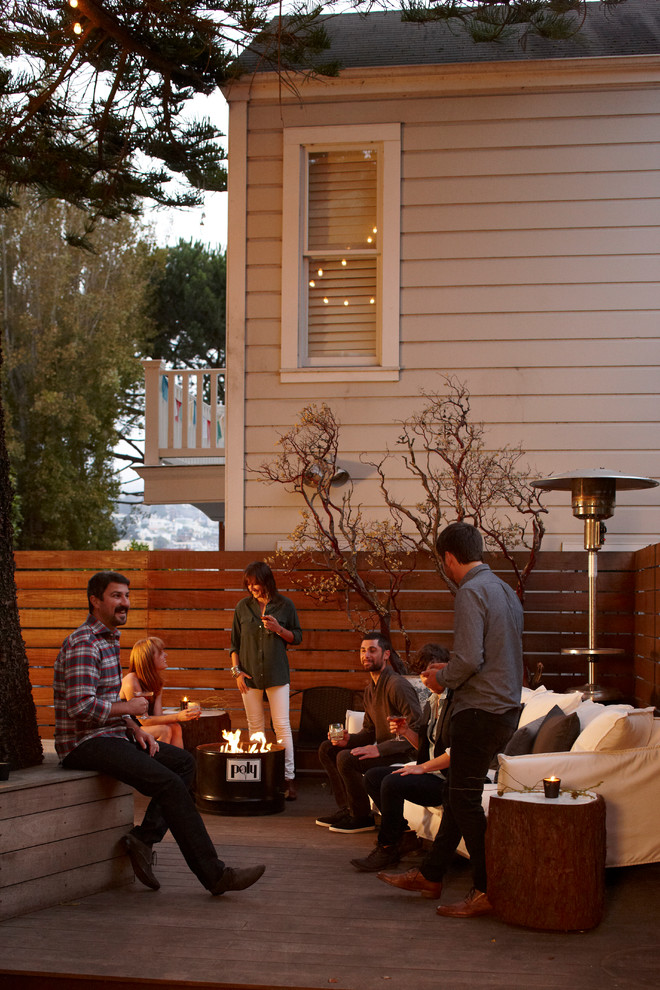 Design ideas for a contemporary deck in San Francisco.