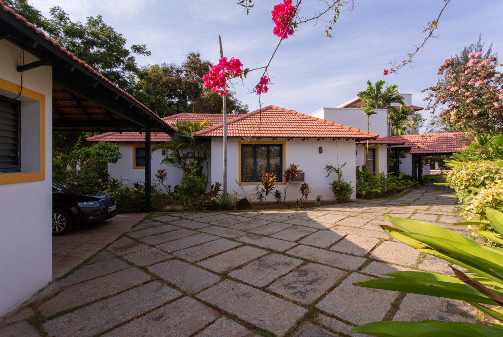 Design ideas for an Indian garage and shed in Chennai.