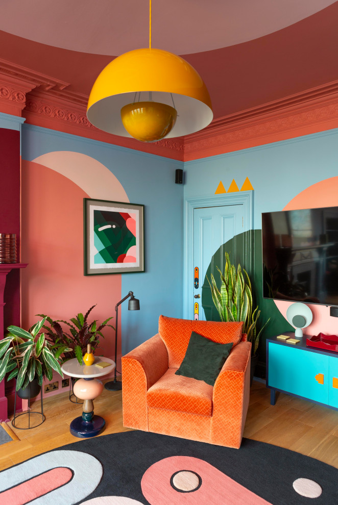This is an example of an eclectic home design in Edinburgh.