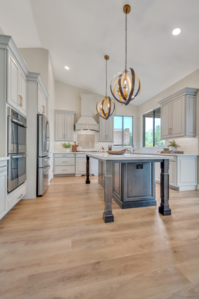 Example of a transitional kitchen design in Phoenix