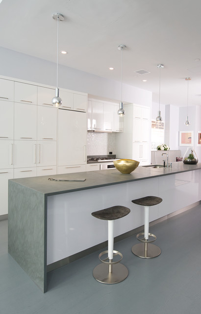Chelsea Loft: Kitchen modern-kueche