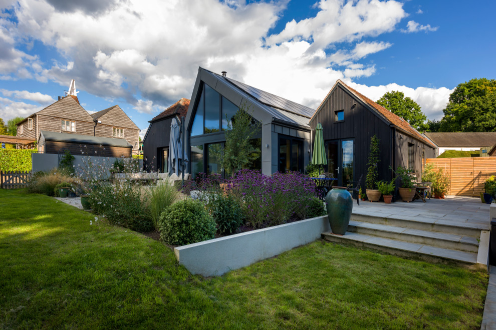 Inspiration for a contemporary exterior in Sussex.