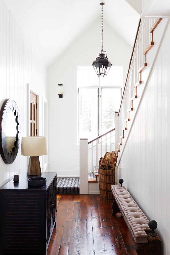 Example of a mountain style entryway design in Denver