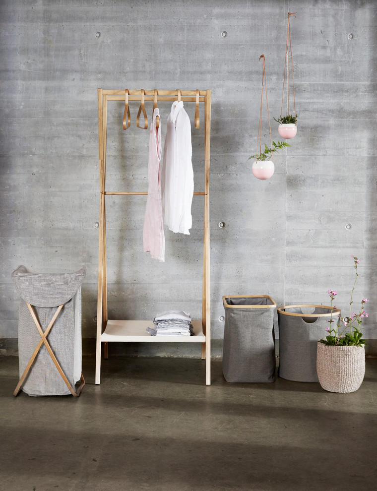 Inspiration for a contemporary storage and wardrobe in Esbjerg.