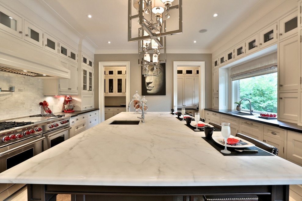 Inspiration for a transitional kitchen remodel in Toronto