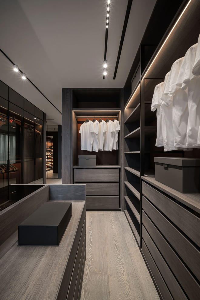 Triumph: eclectic style of stones & metals