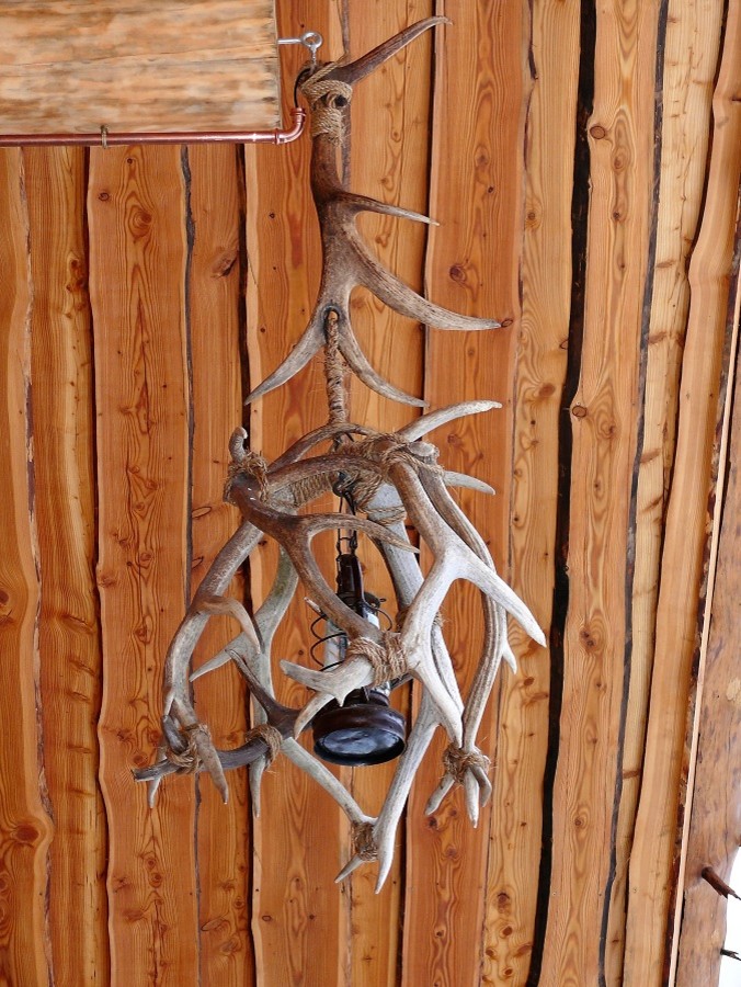 Светильник на веранду, из рога марала.