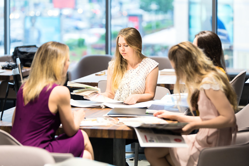 Фотосессия сотрудников для дизайн студии Goldenheads