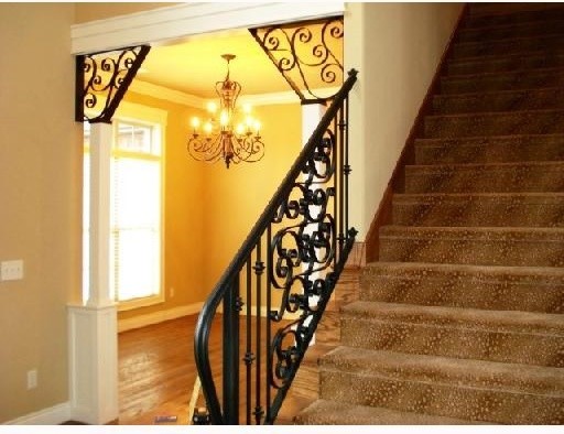 Example of a tuscan staircase design in Little Rock