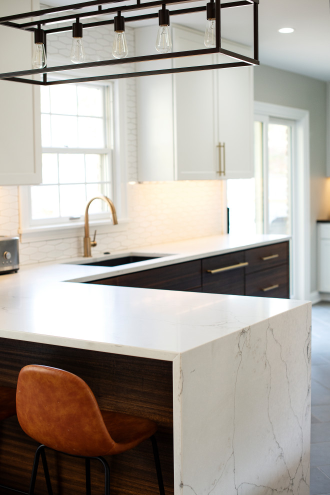Transitional kitchen photo in Indianapolis