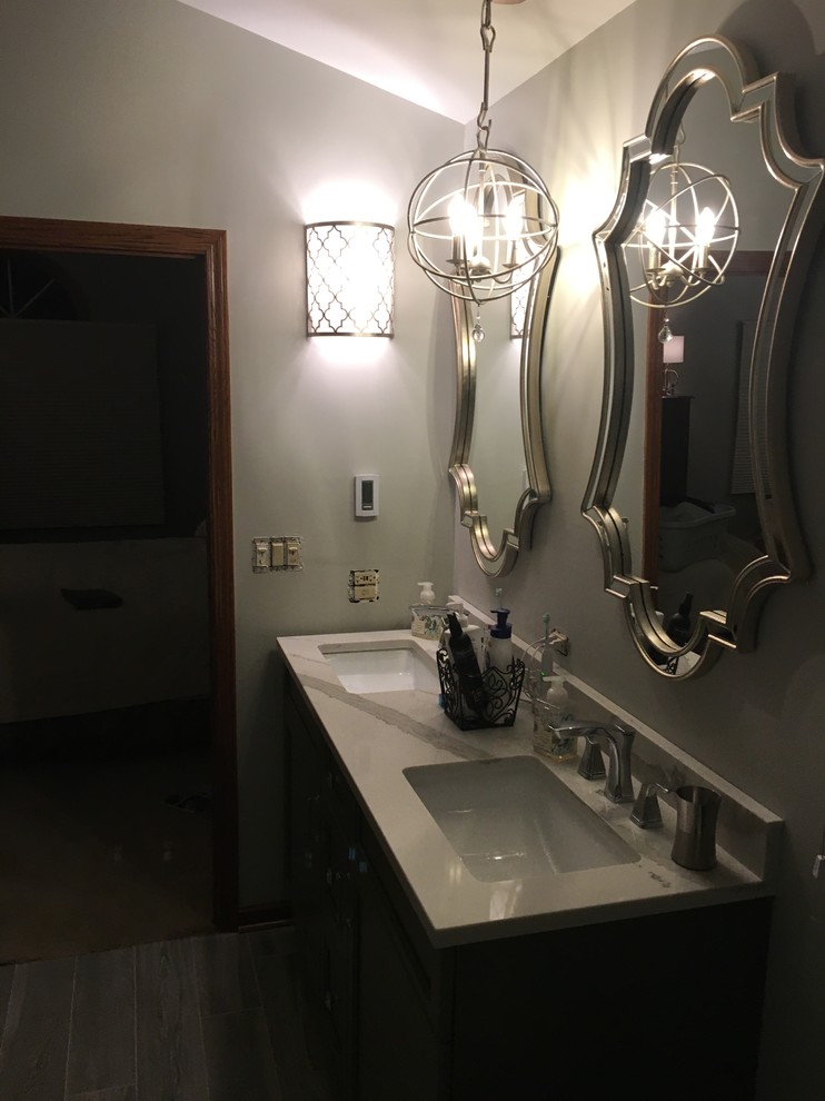 Inspiration for a transitional home design remodel in Chicago