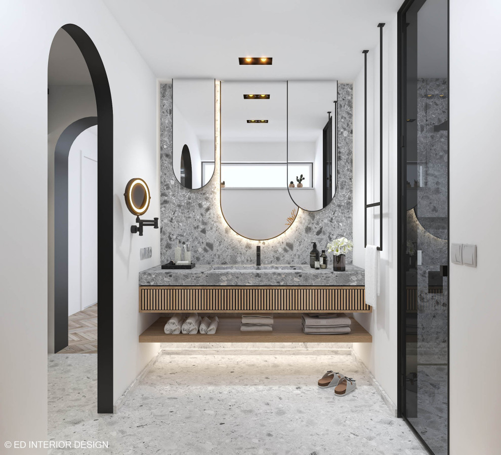 Immagine di una stanza da bagno padronale minimal di medie dimensioni con ante lisce, doccia a filo pavimento, WC sospeso, pavimento alla veneziana, lavabo da incasso, pavimento grigio, un lavabo e mobile bagno incassato