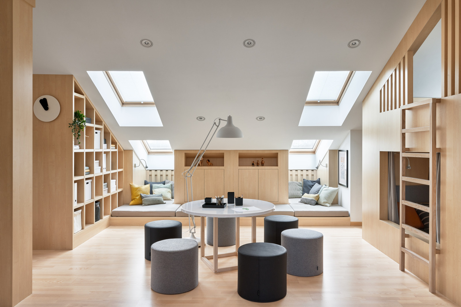 Мансарда для детей.  Публикация AD