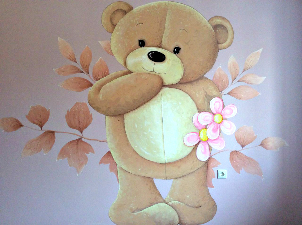 Плюшевый мишка в детскую комнату