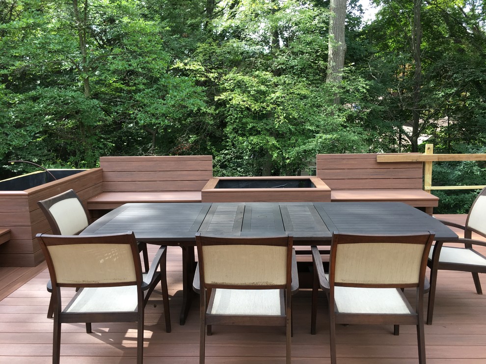 Example of a transitional home design design in Boston