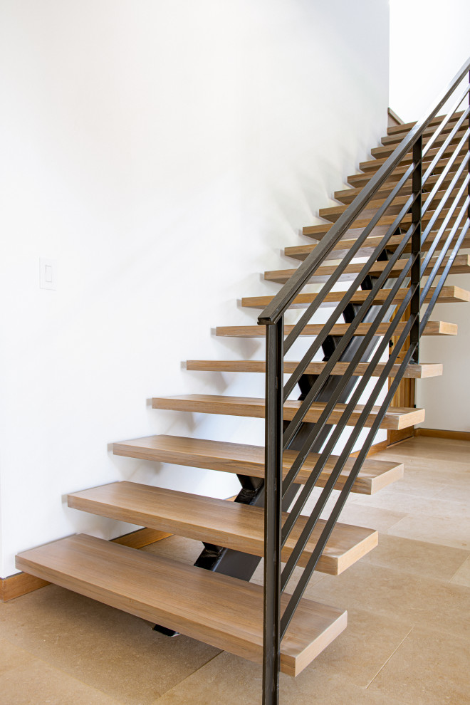 Design ideas for a staircase in Dallas.