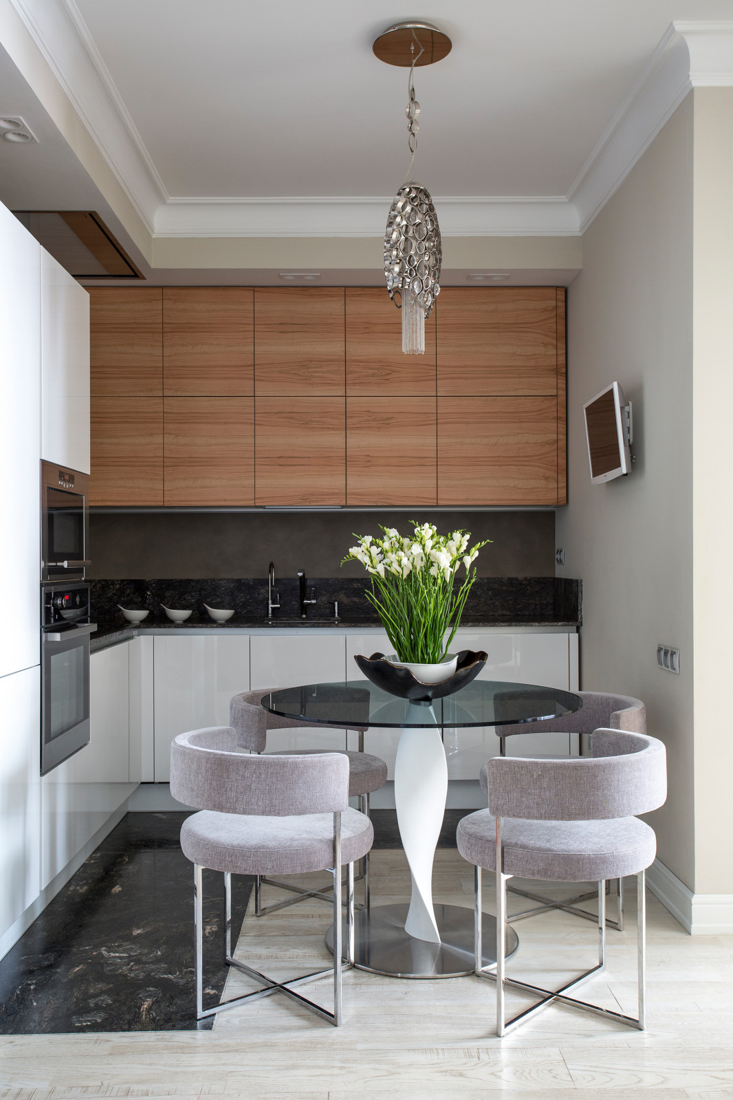 Античный минимализм - квартира на Арбате 85 м2