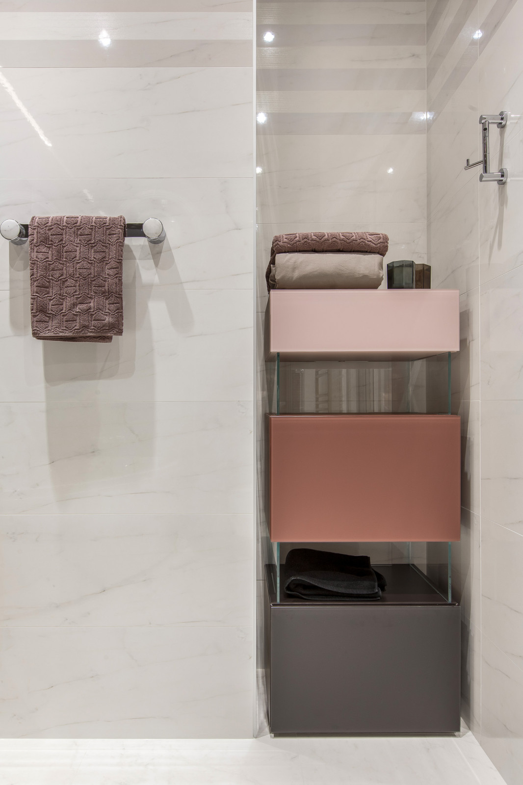 Трехкомнатная квартира в центре Петербурга