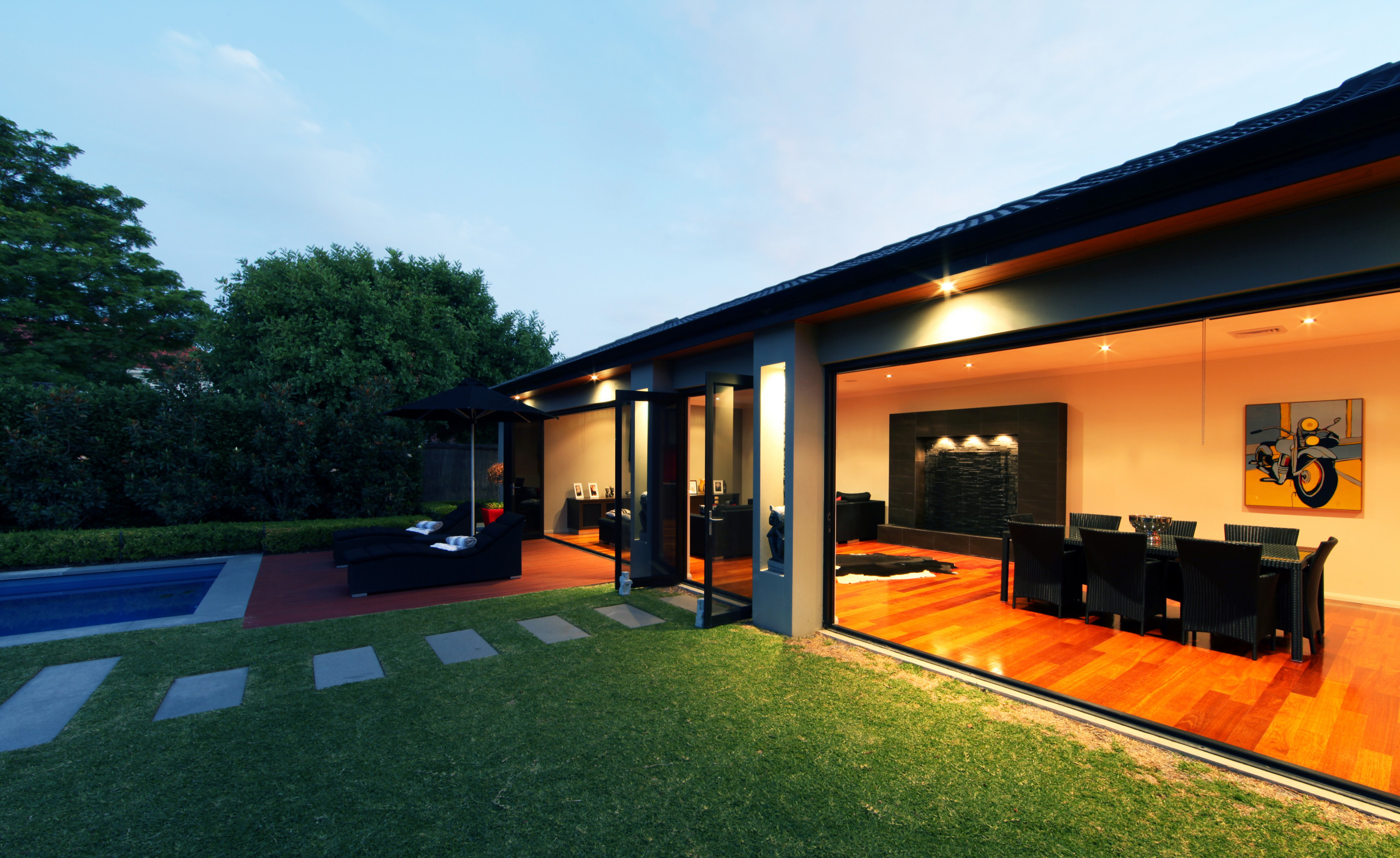 New Single Storey Contemporary Home Indoor/ Outdoor