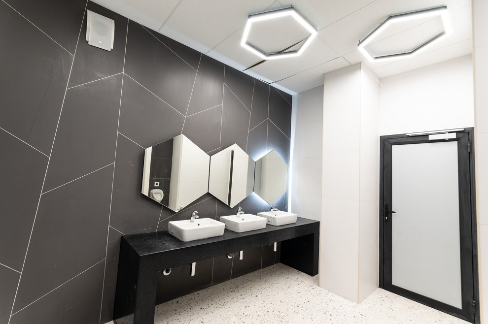 Office on Krasnogo Tekstil'shchika by Bronka Space