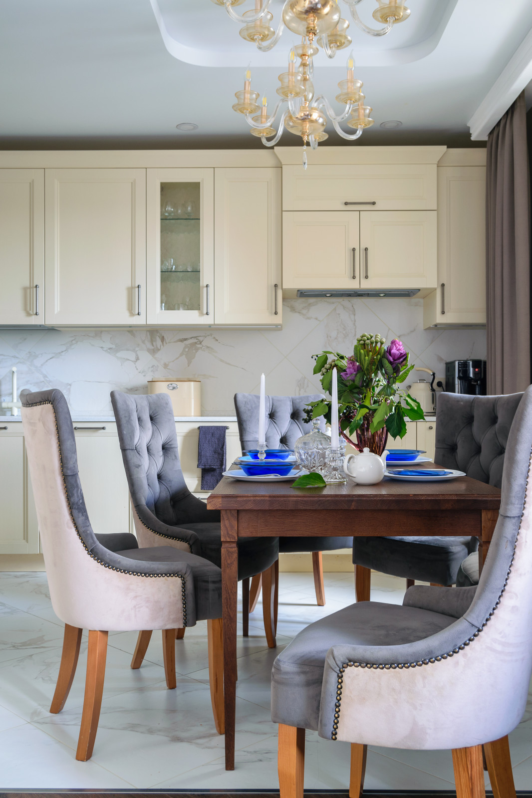 Светлая неоклассика в 3-х комнатной квартире для большой семьи с тремя детьми